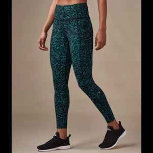 Fast and Free 7/8 tight 4 with side pockets